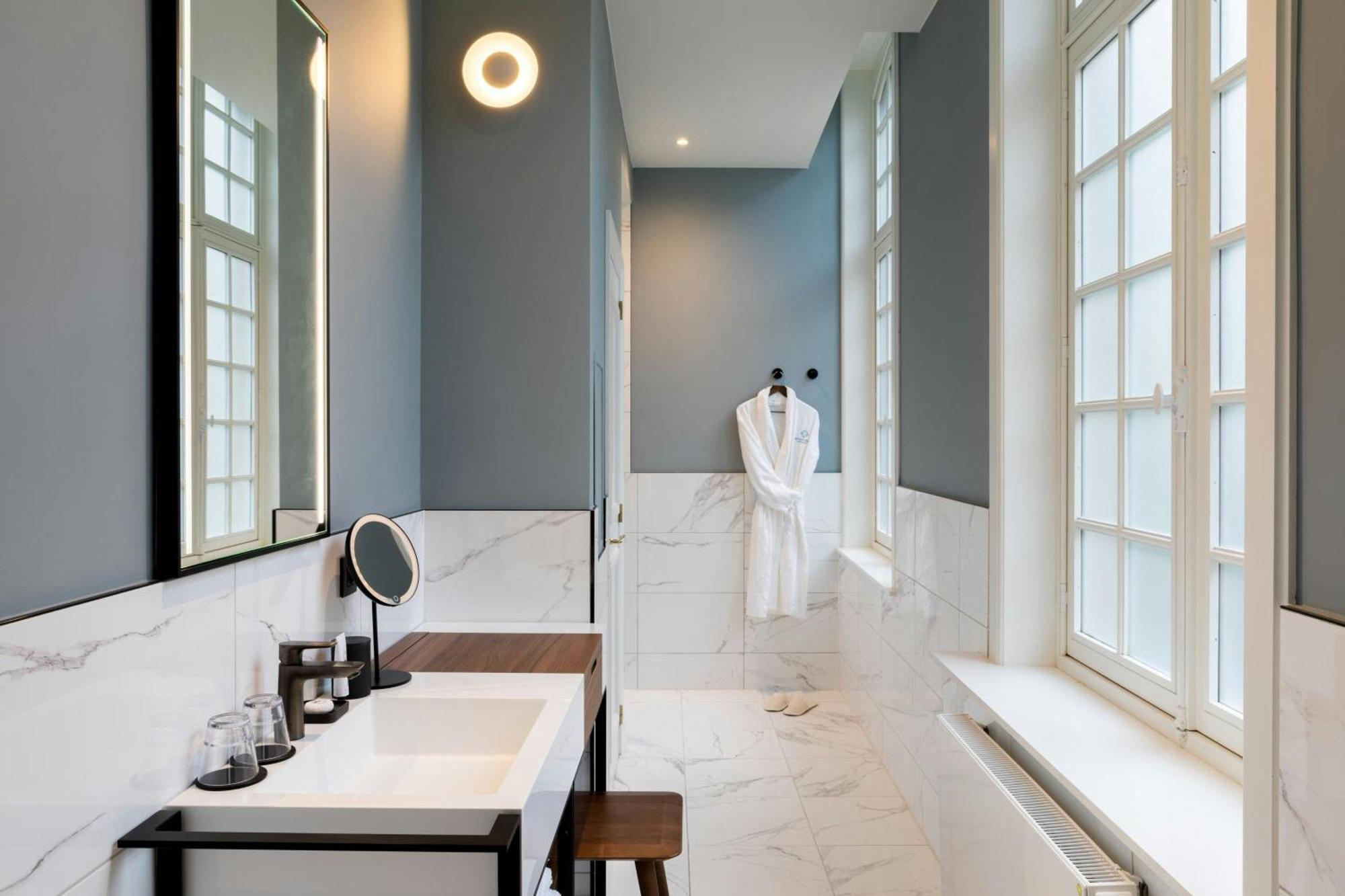 Hotel Sapphire House Antwerp, Autograph Collection By Marriott Zewnętrze zdjęcie Bathroom